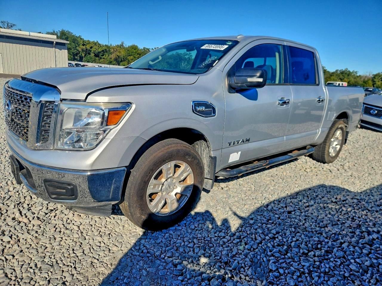 2017 NISSAN Titan