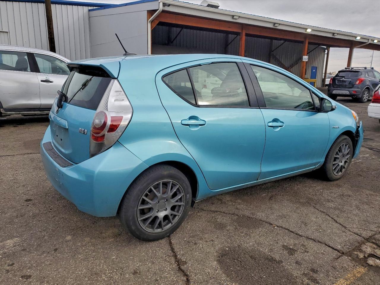 2014 TOYOTA Prius c