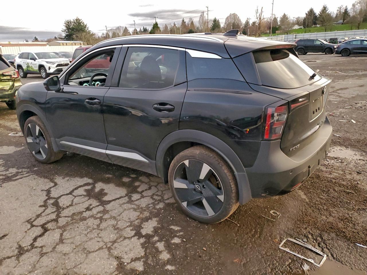 2025 NISSAN KICKS