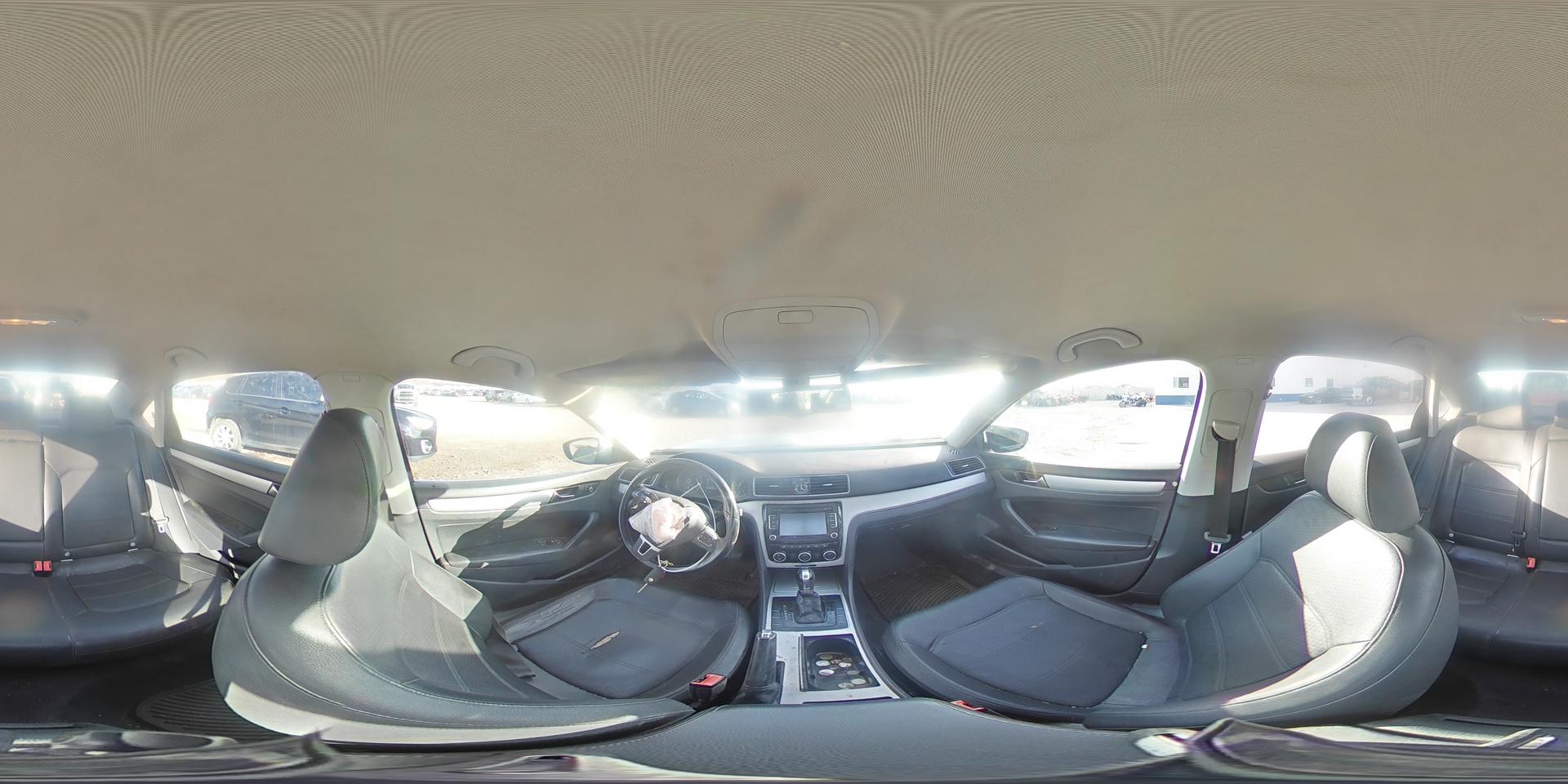 2012 VOLKSWAGEN Passat