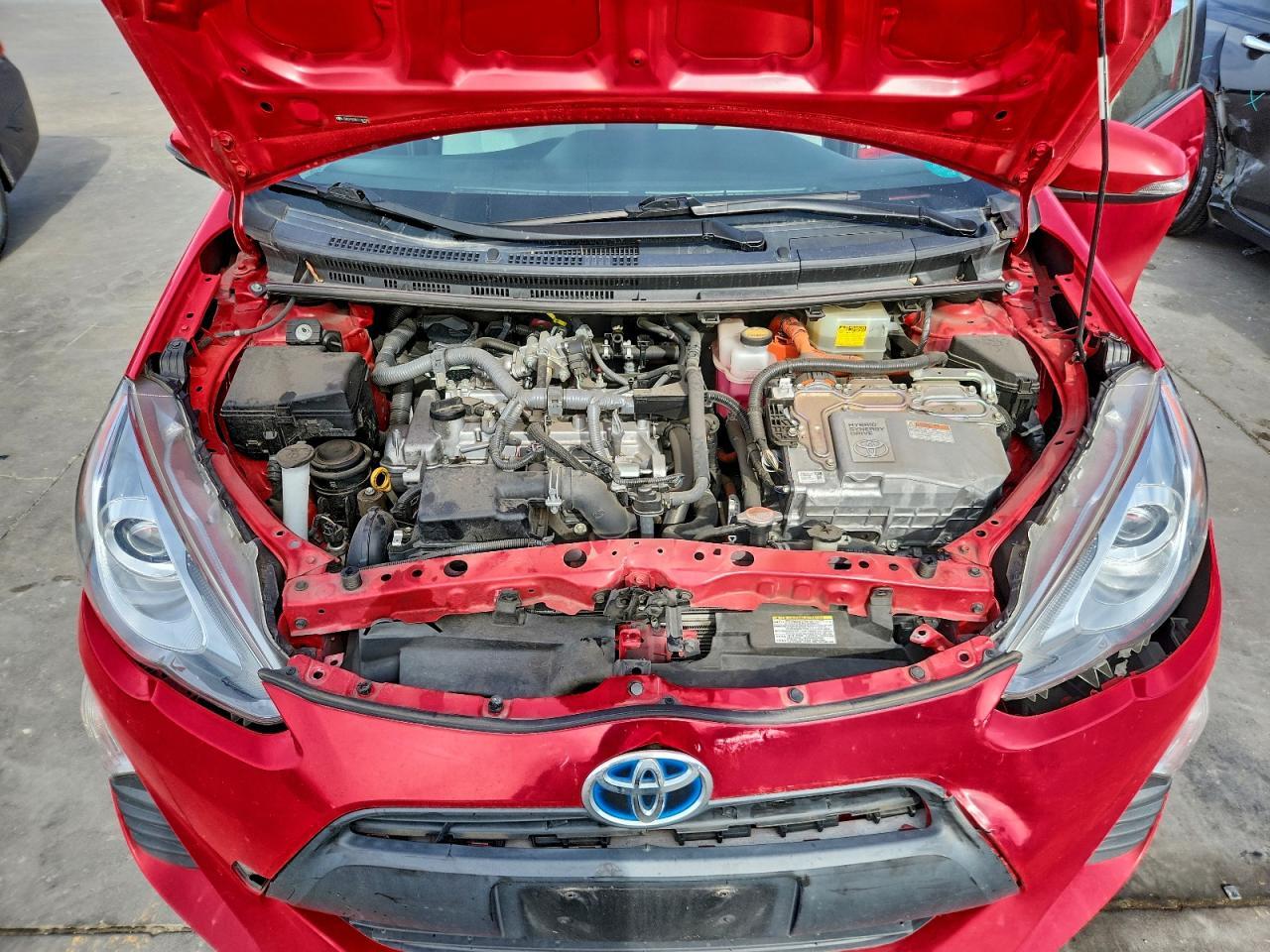 2016 TOYOTA Prius c