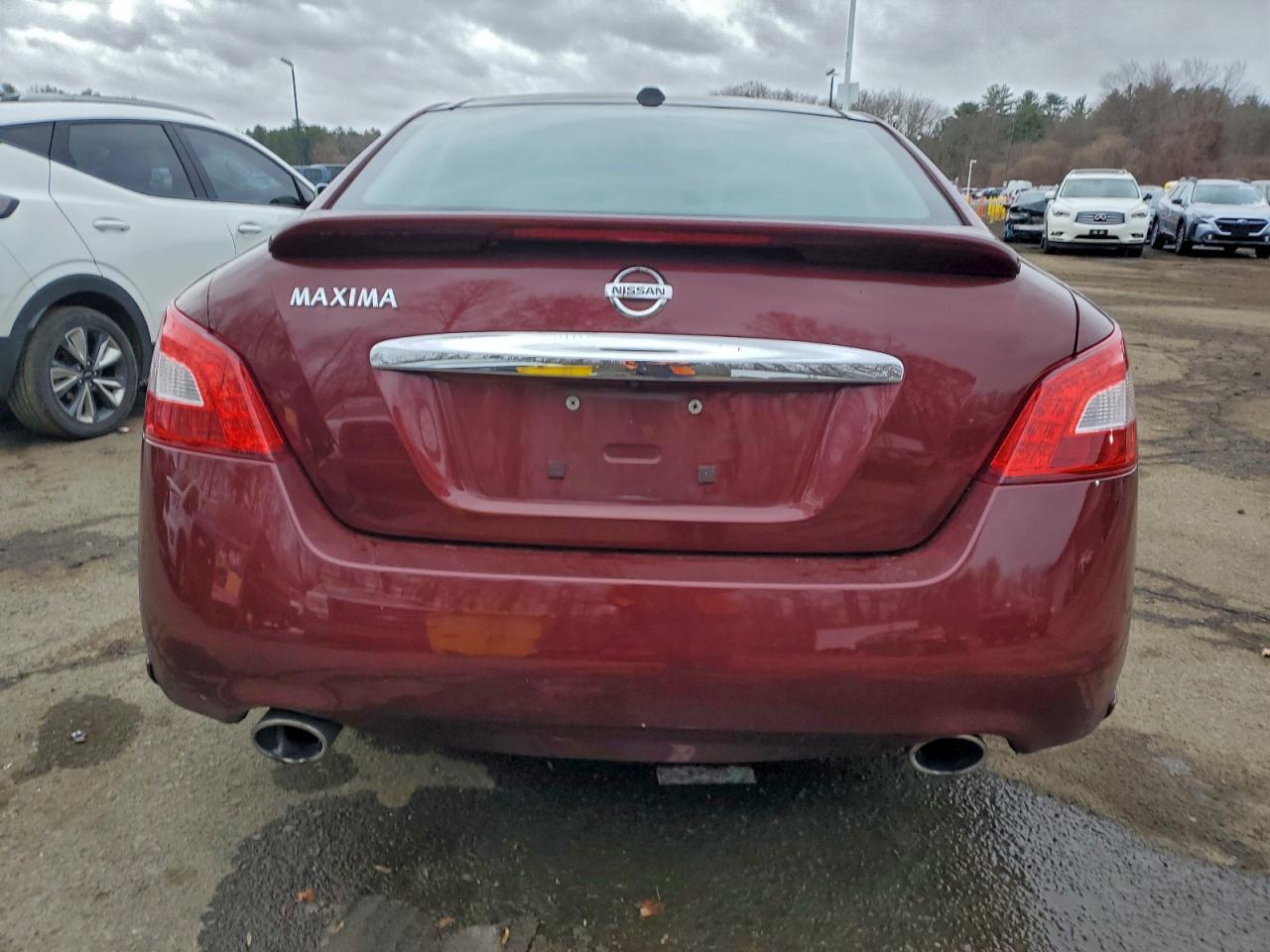 2011 NISSAN Maxima