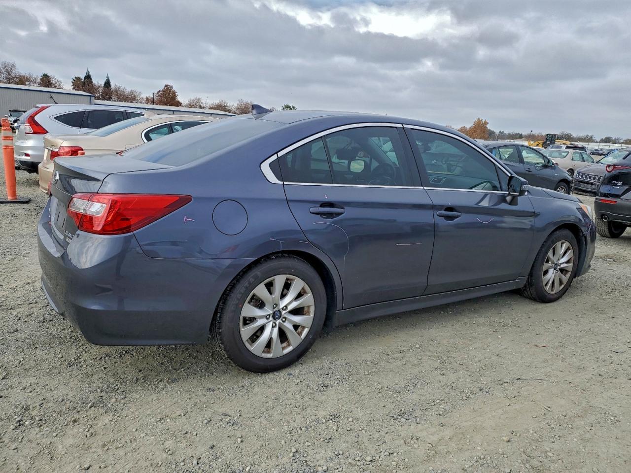 2017 SUBARU Legacy