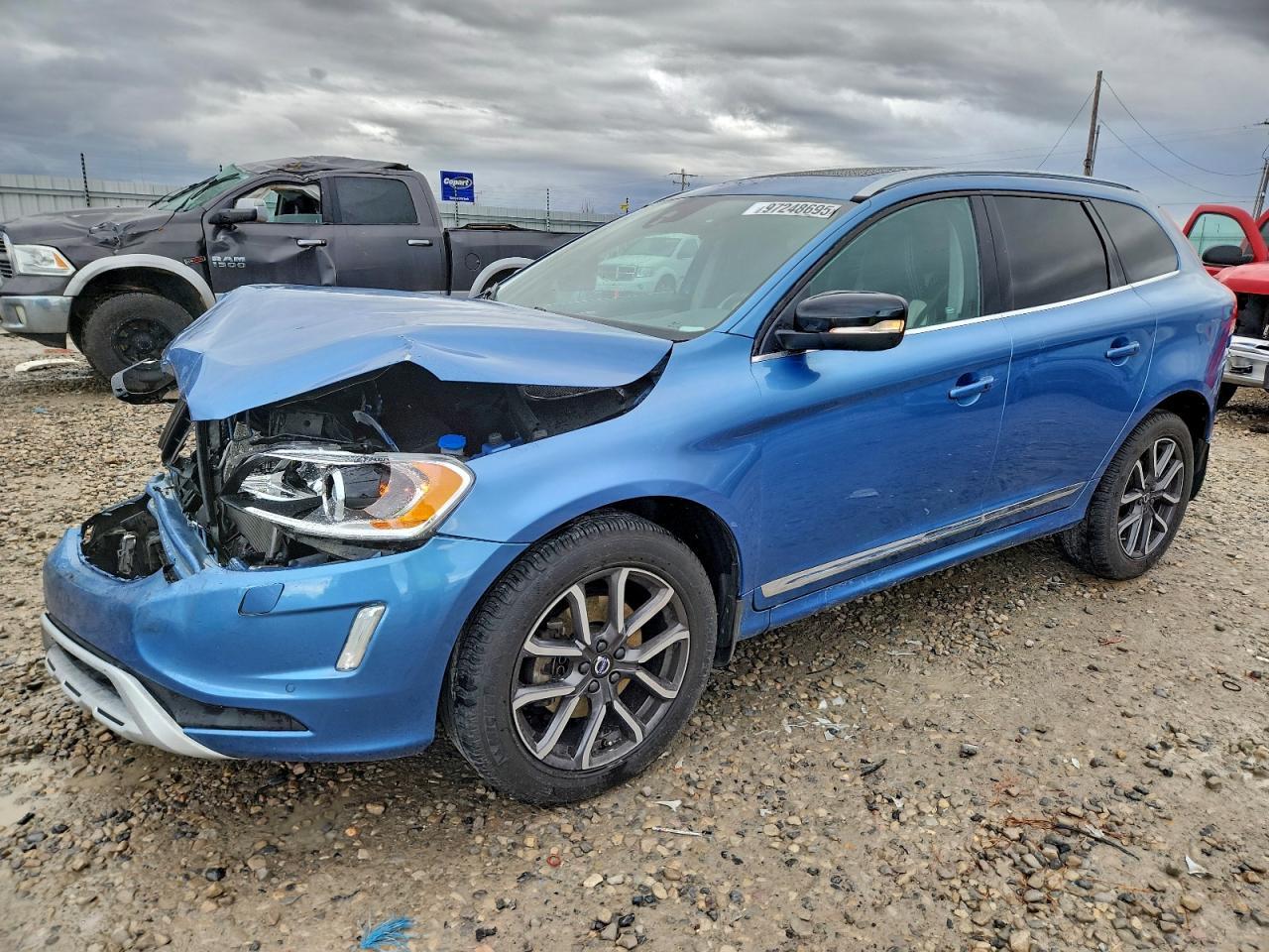 2017 VOLVO XC60