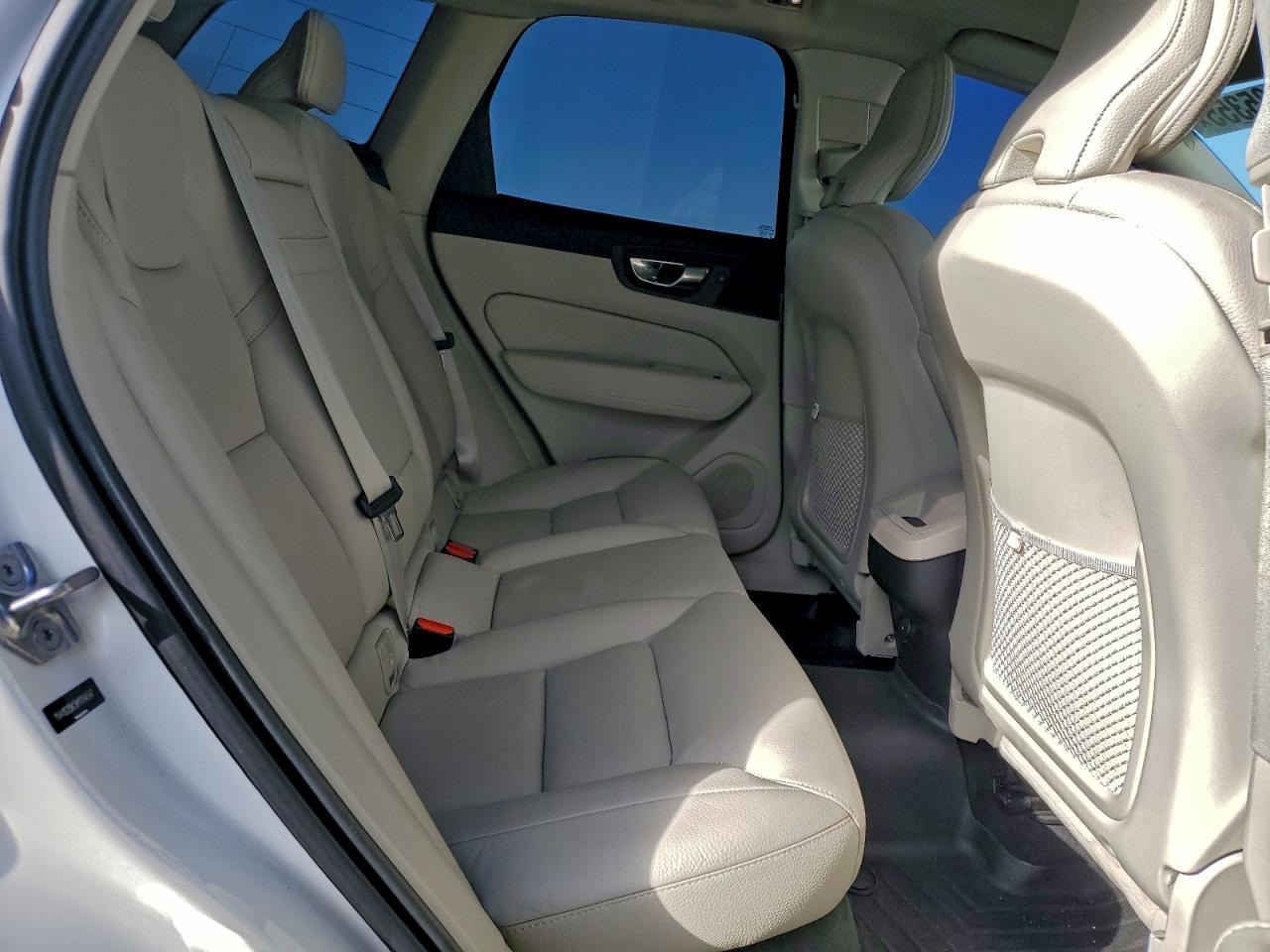 2021 VOLVO XC60