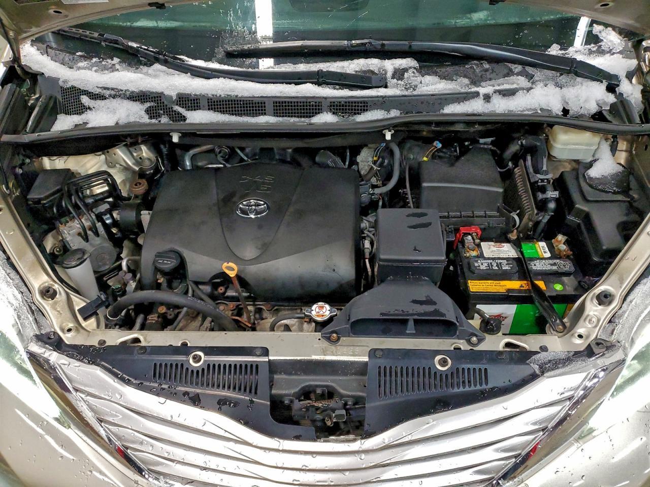 2017 TOYOTA SIENNA