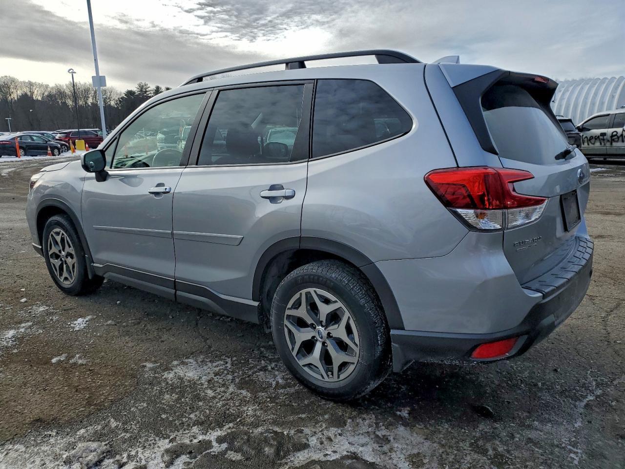 2021 SUBARU FORESTER