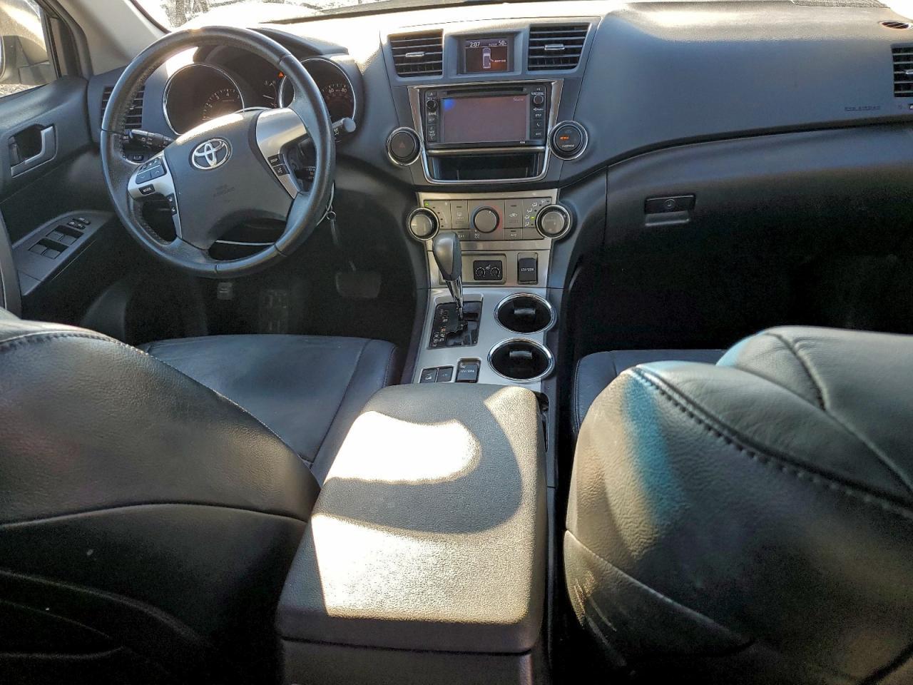 2013 TOYOTA HIGHLANDER