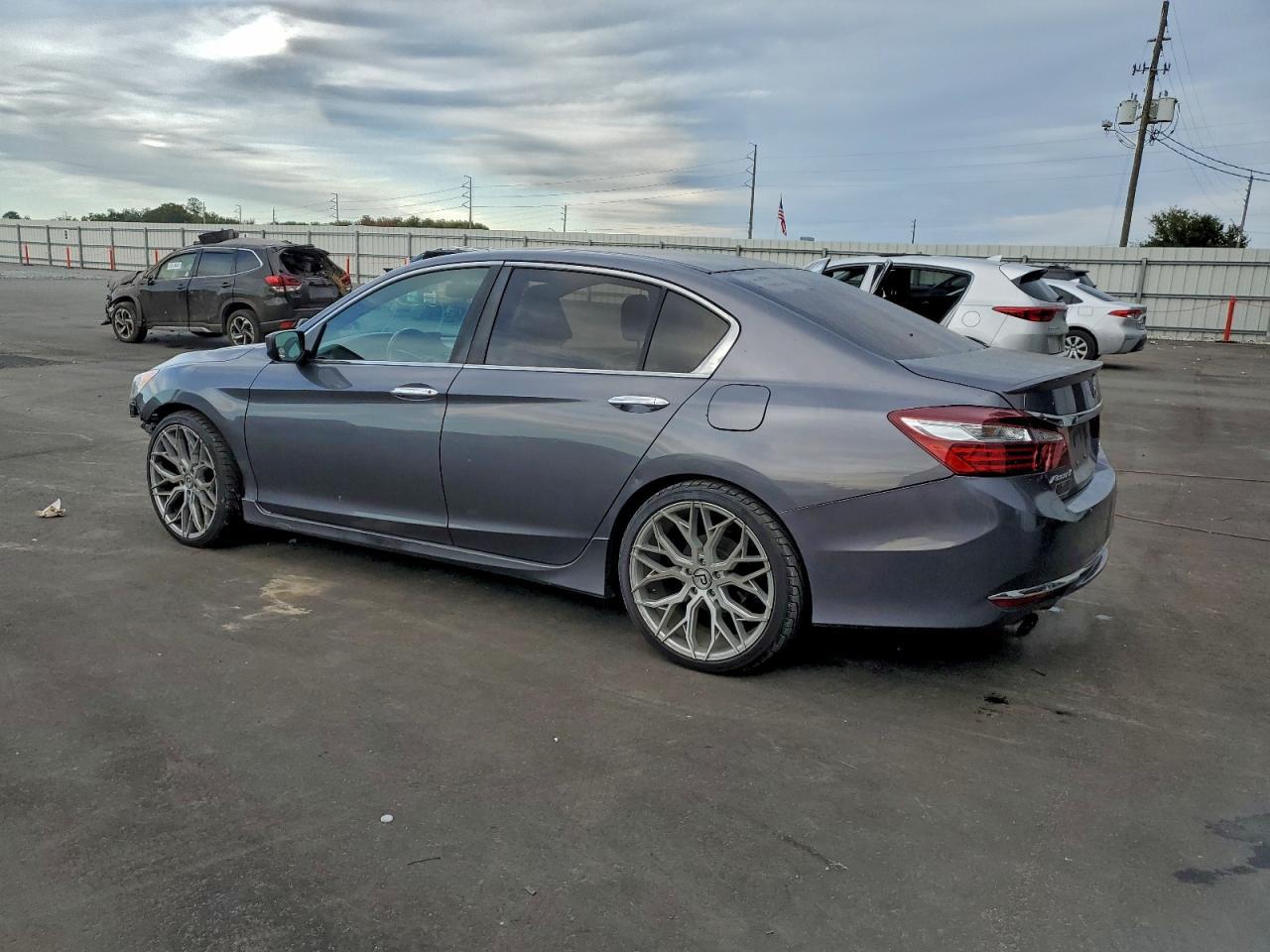 2017 HONDA ACCORD