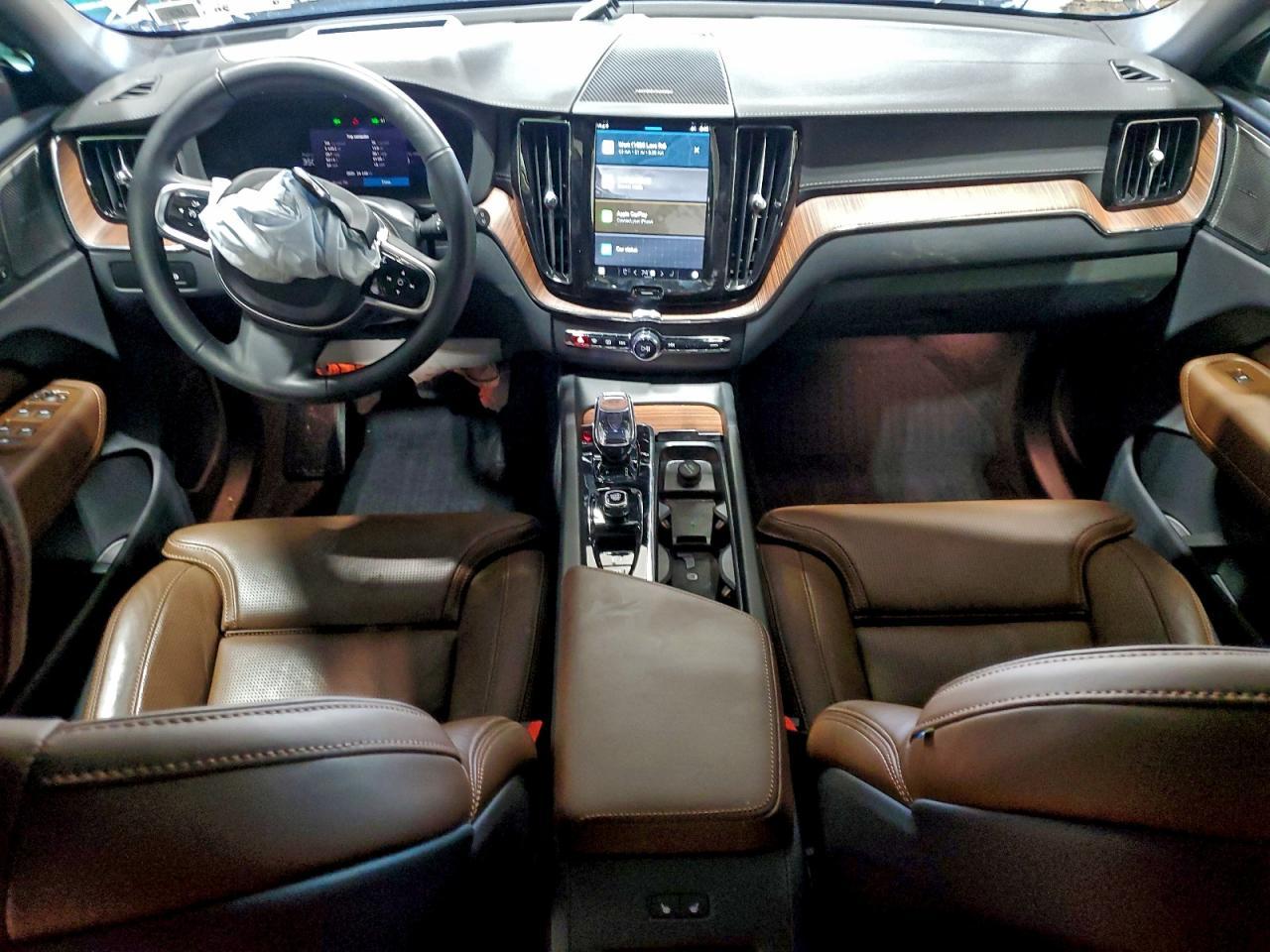 2025 VOLVO XC60