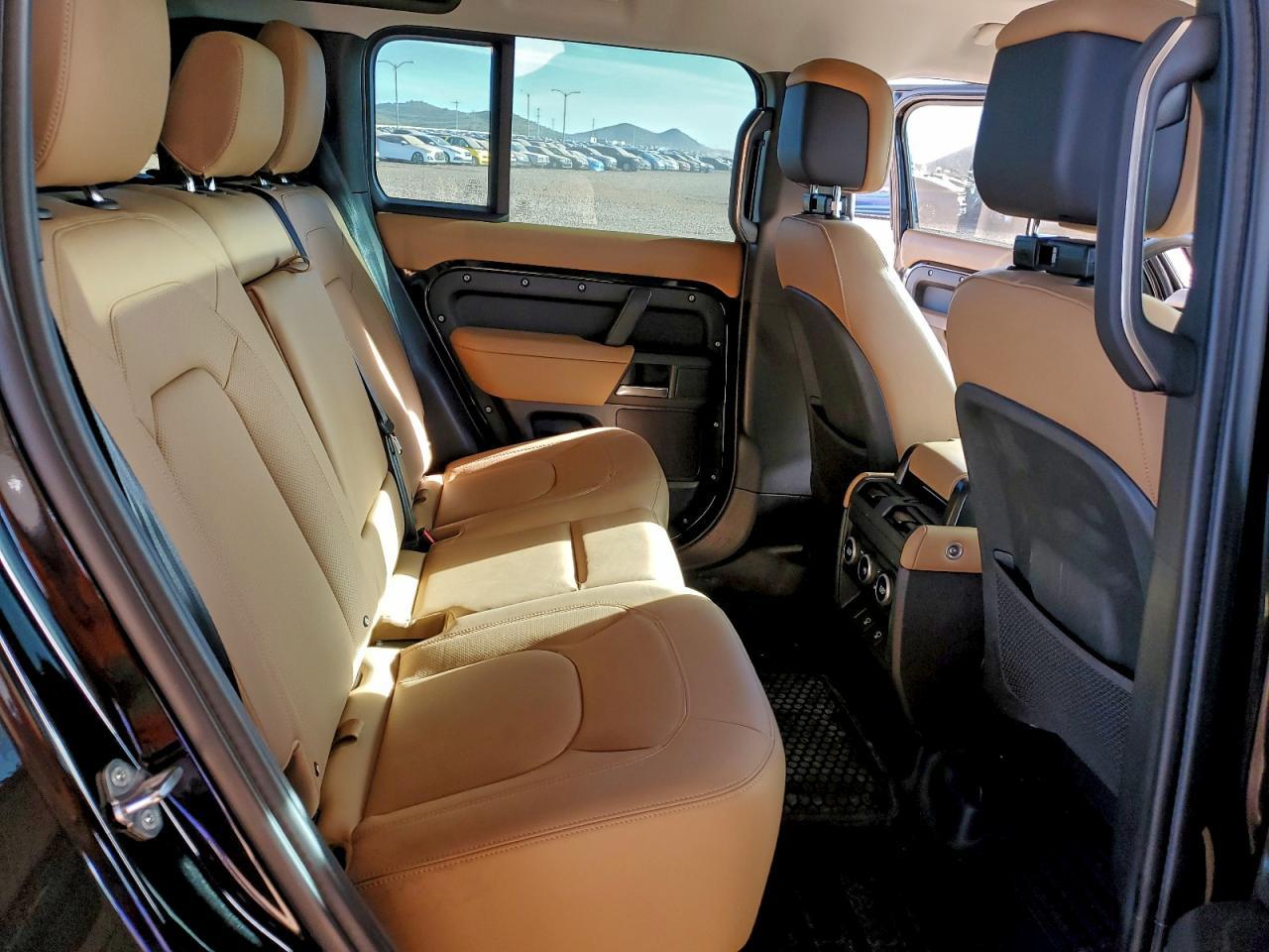 2025 LAND ROVER Defender