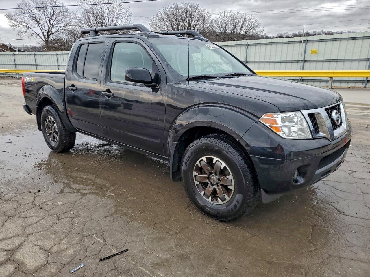 2017 NISSAN Frontier