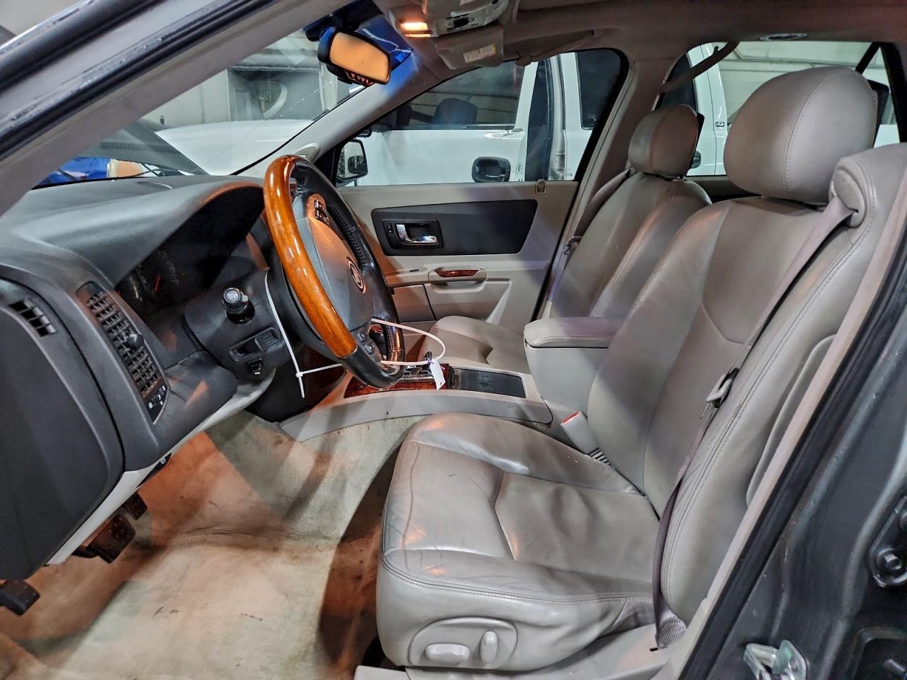 2004 CADILLAC SRX