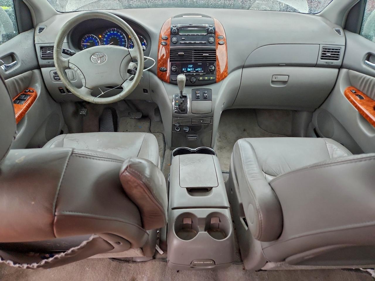 2007 TOYOTA SIENNA