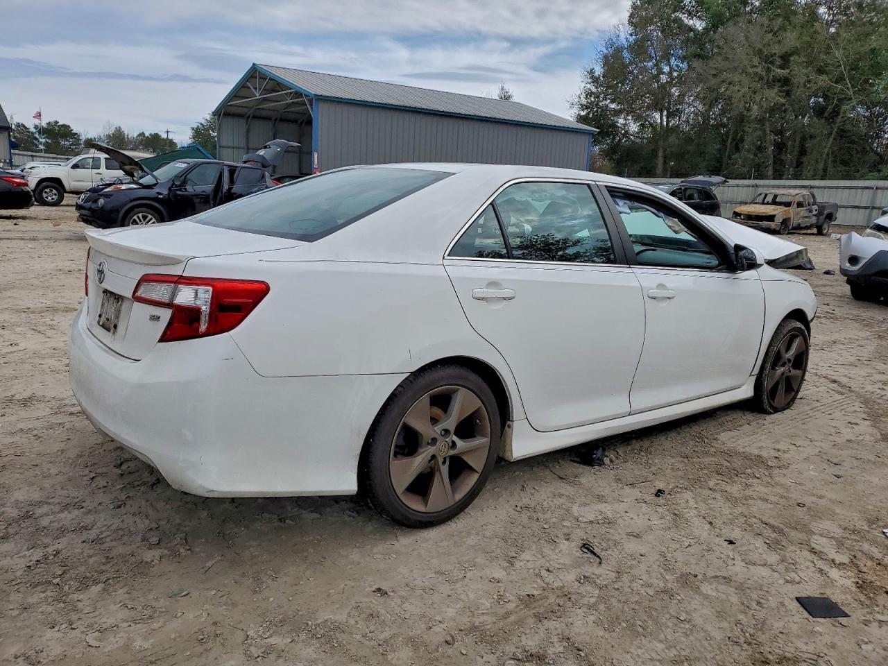 2014 TOYOTA CAMRY