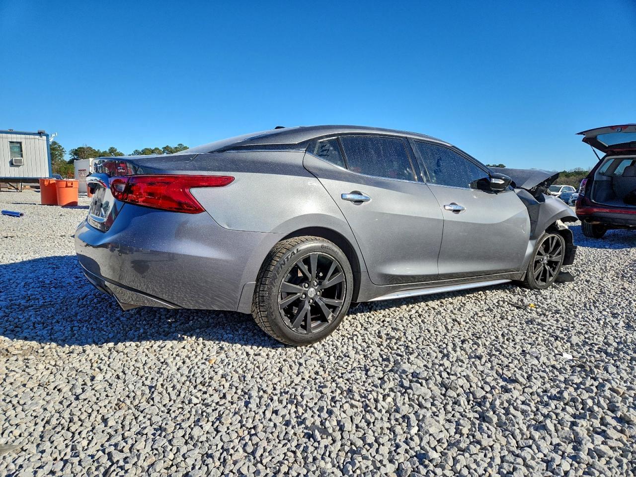 2017 NISSAN Maxima