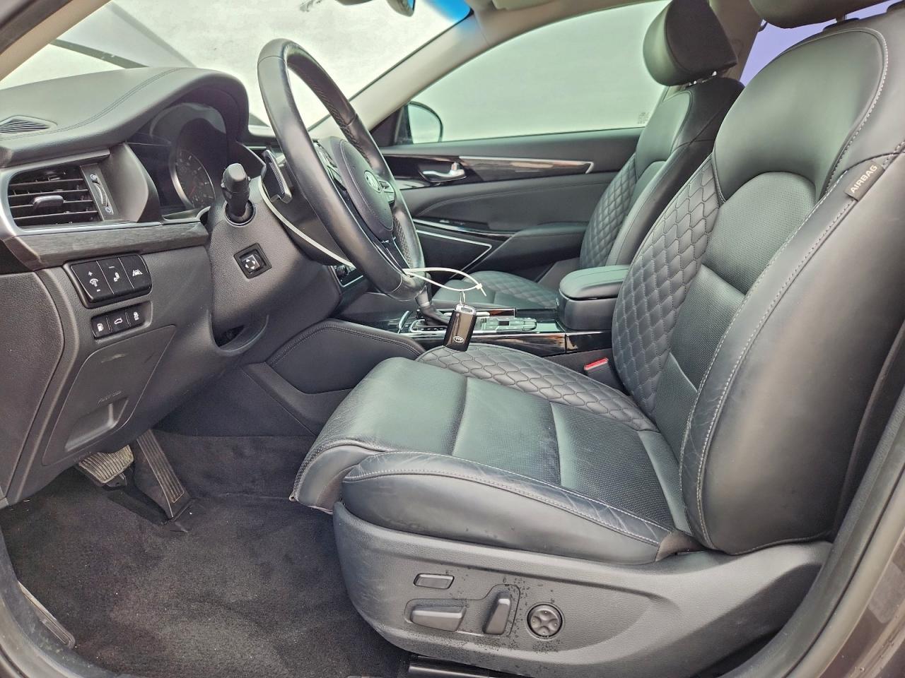 2019 KIA Cadenza