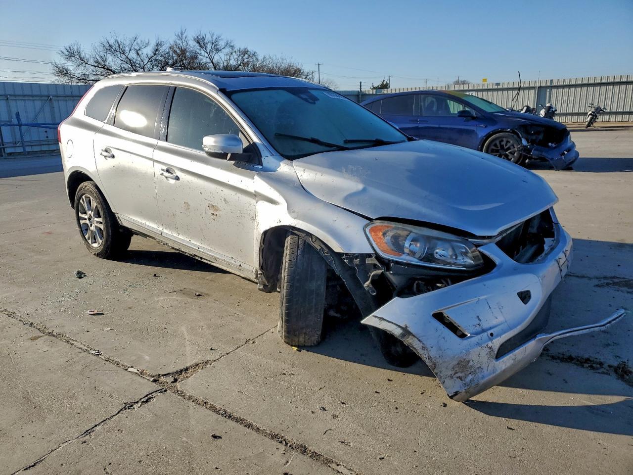 2016 VOLVO XC60