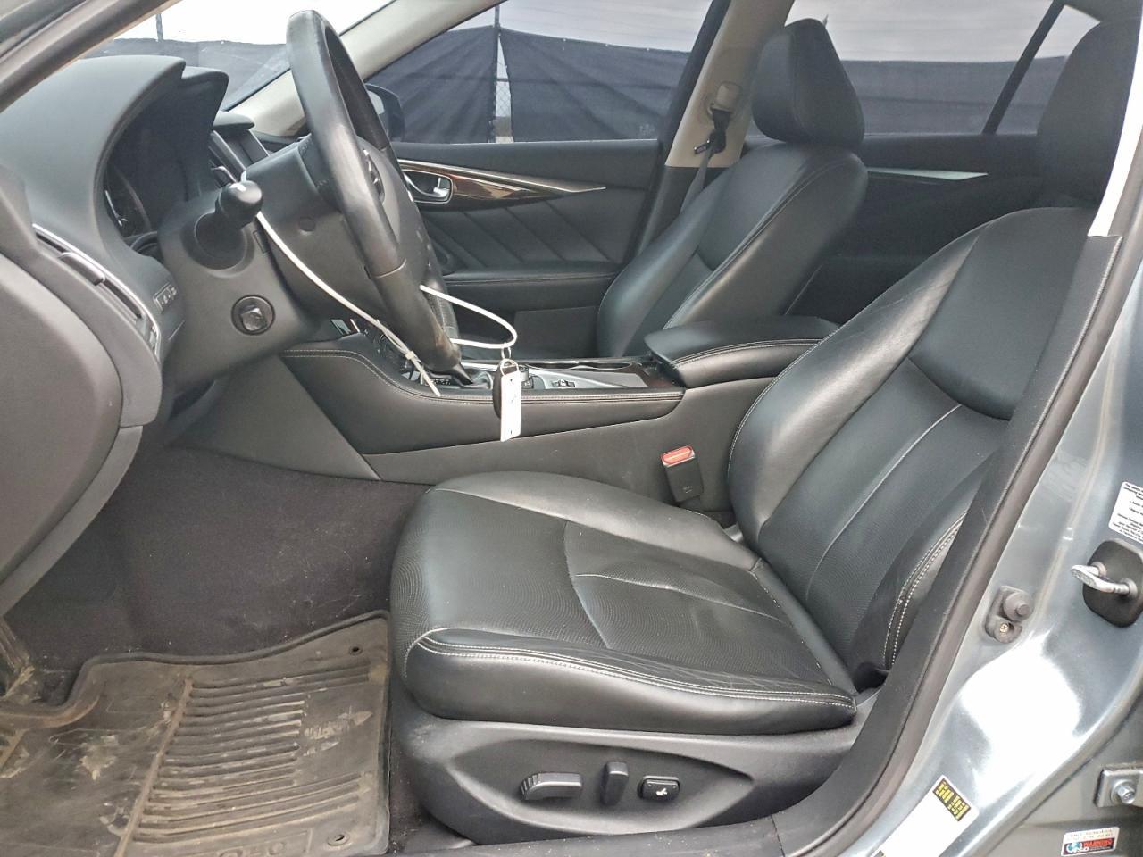 2015 INFINITI Q50