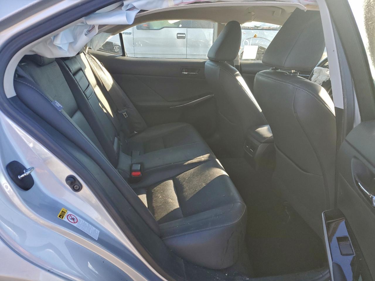2016 LEXUS IS 200t