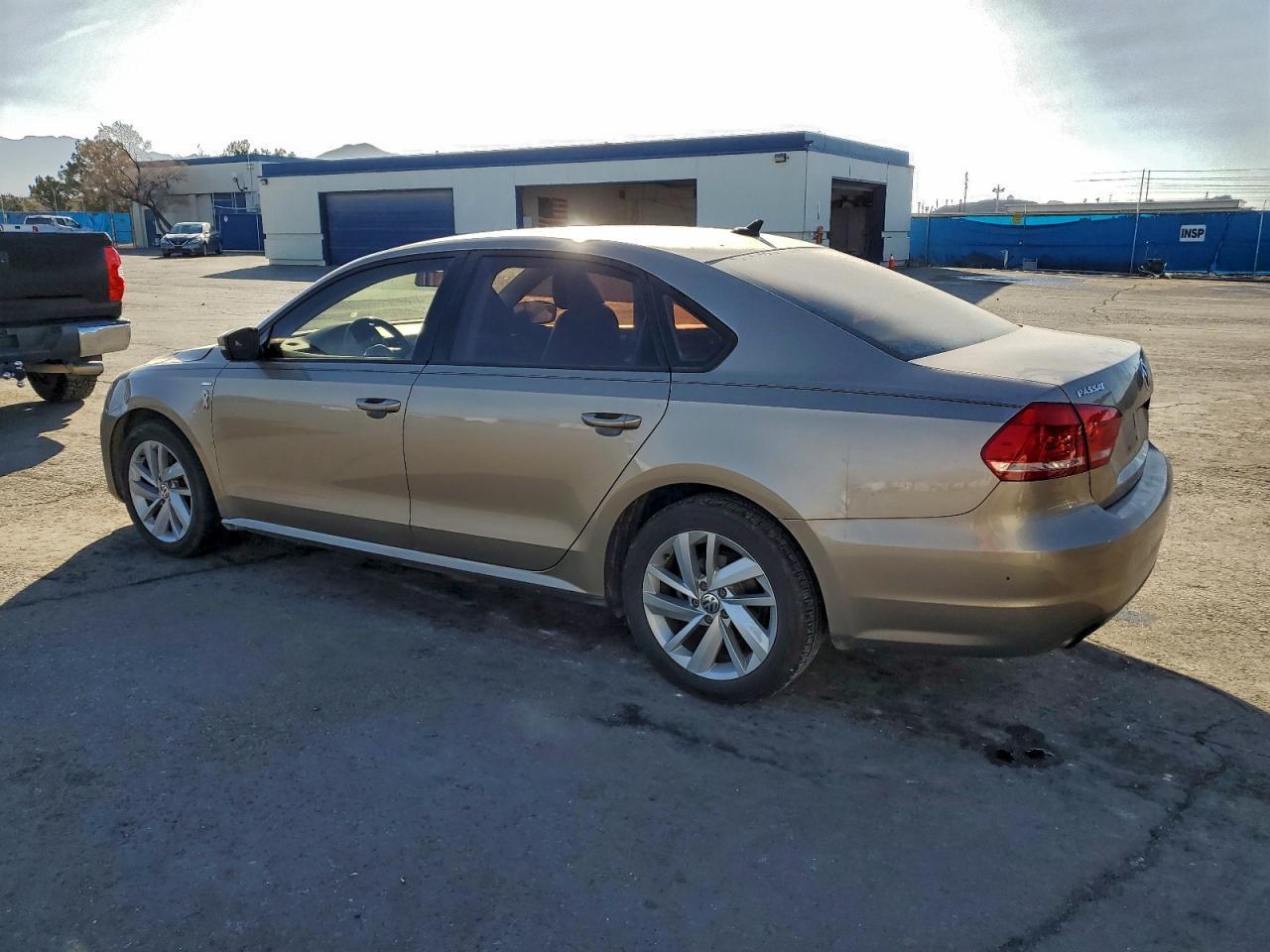 2015 VOLKSWAGEN Passat