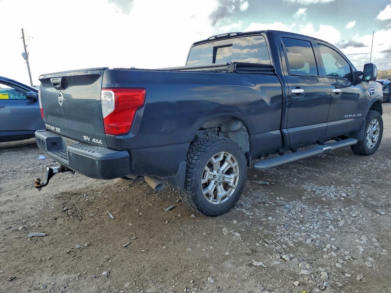 2017 NISSAN Titan