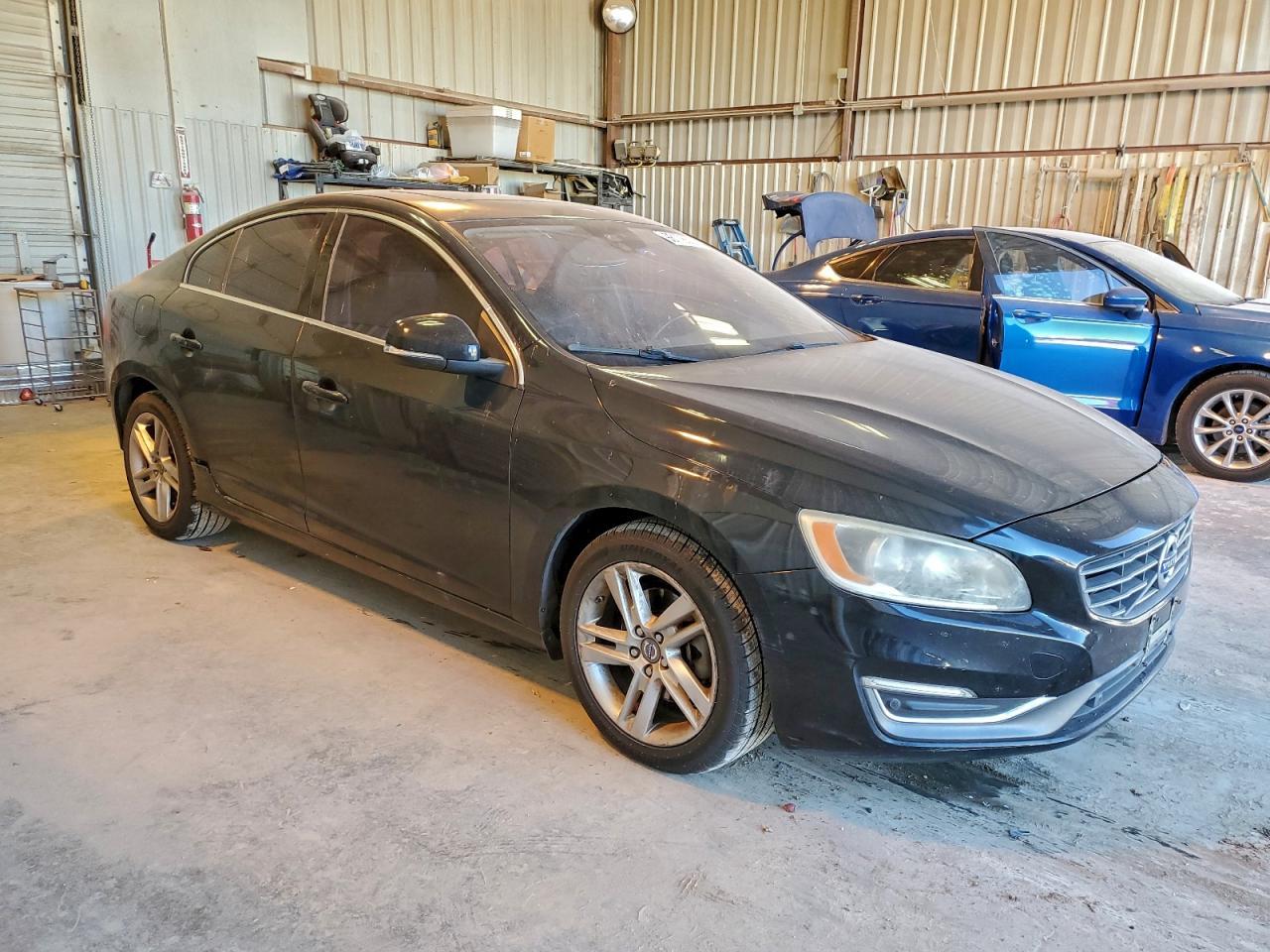 2015 VOLVO S60