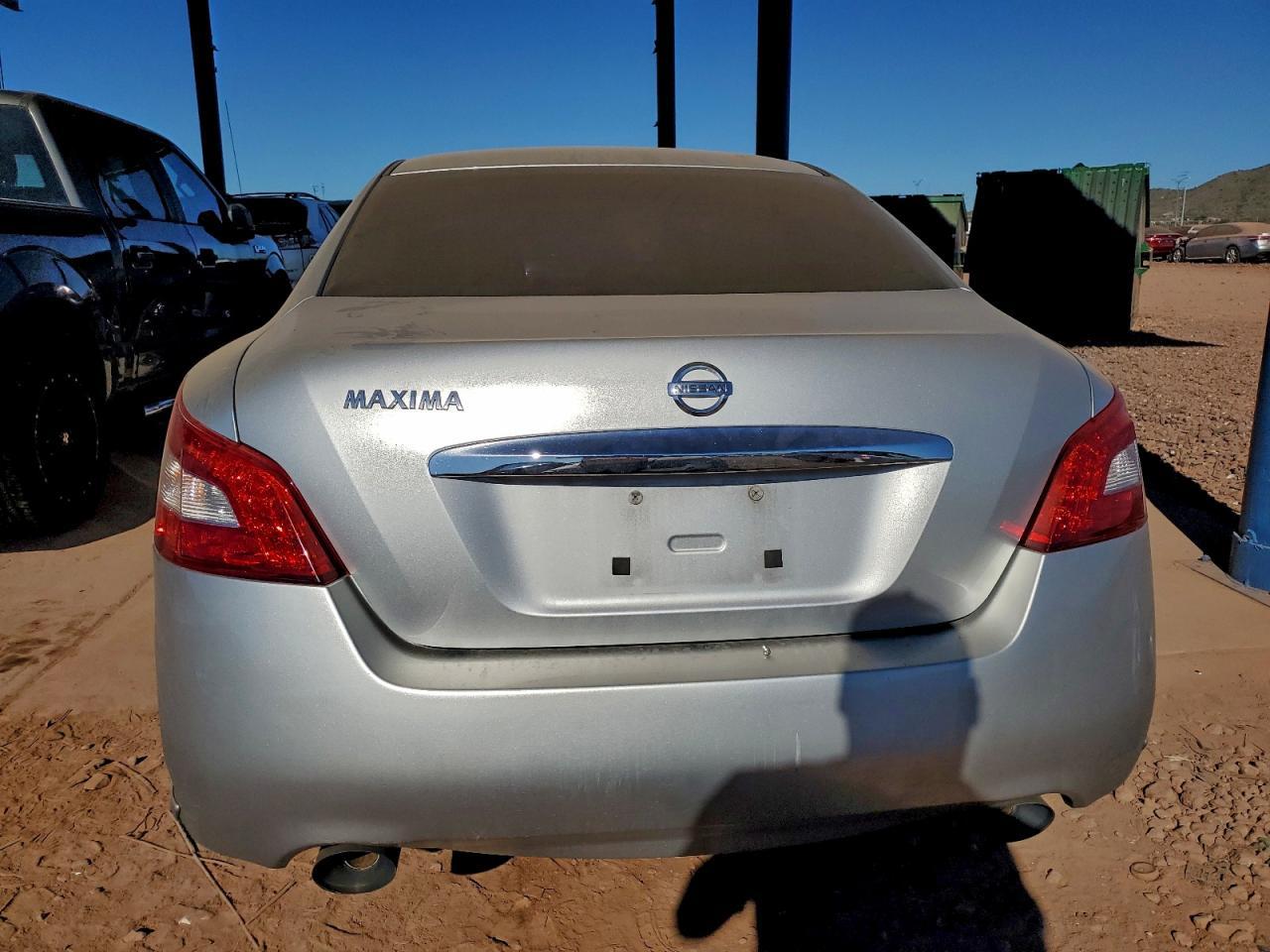 2010 NISSAN Maxima