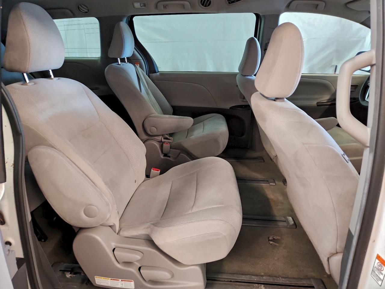 2017 TOYOTA SIENNA