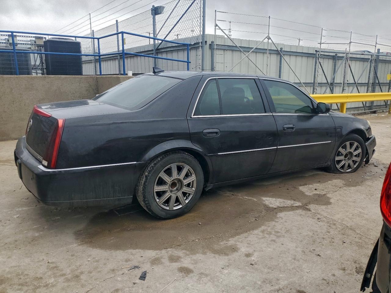 2010 CADILLAC DTS