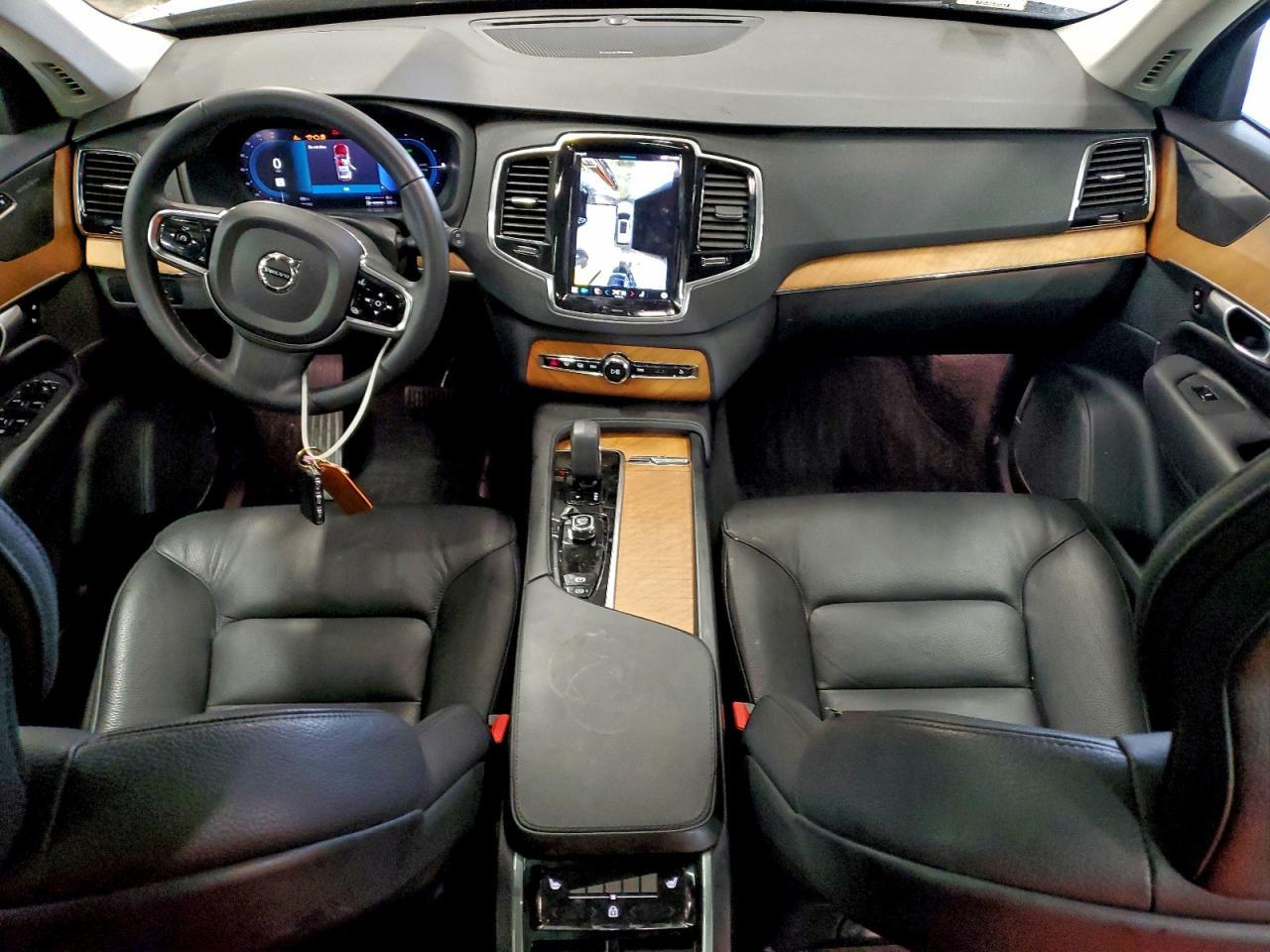 2024 VOLVO XC90