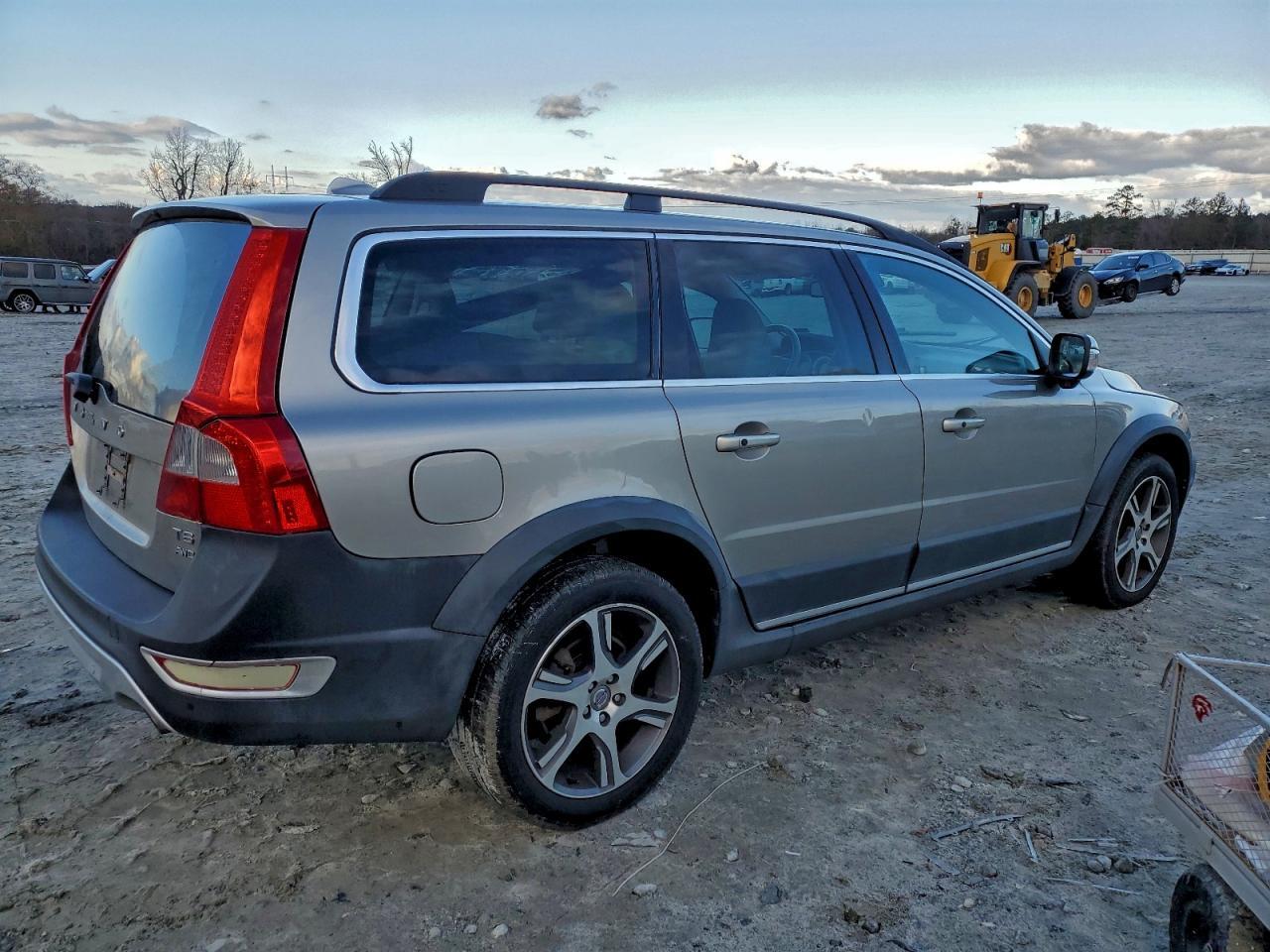 2012 VOLVO XC70