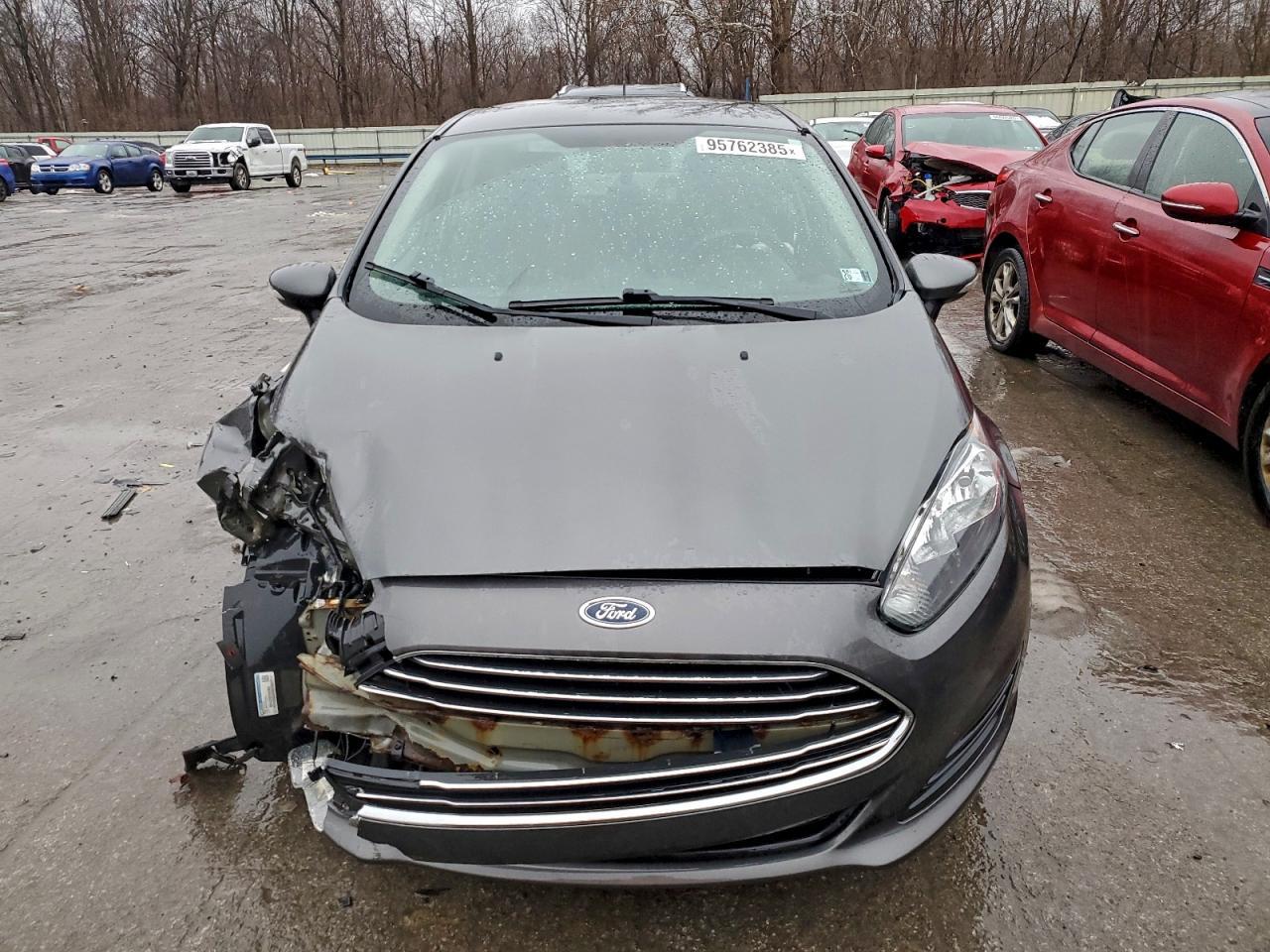 2016 FORD Fiesta