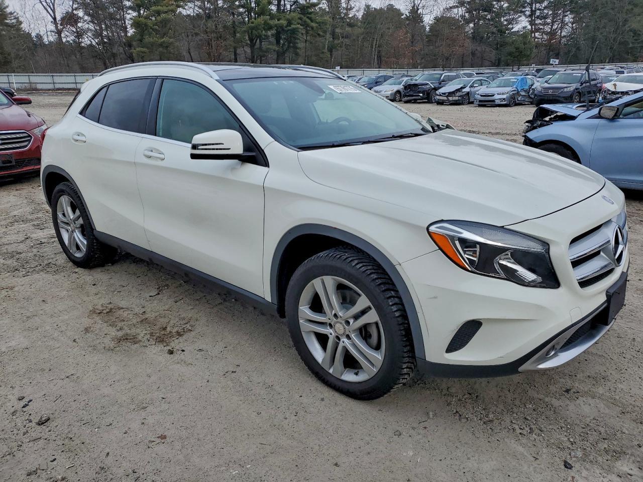 2016 MERCEDES-BENZ GLA-Class