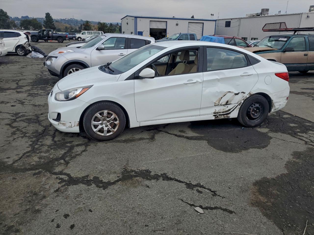 2014 HYUNDAI ACCENT