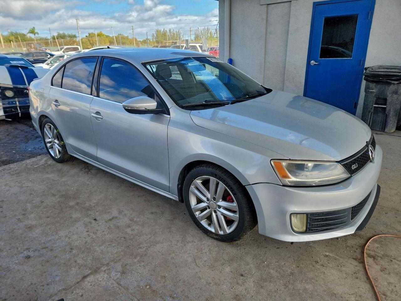 2012 VOLKSWAGEN JETTA