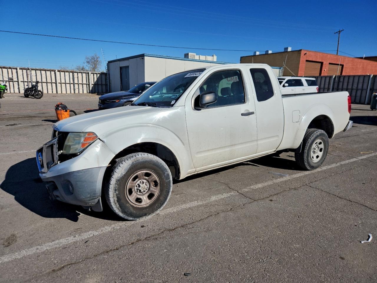 2015 NISSAN Frontier