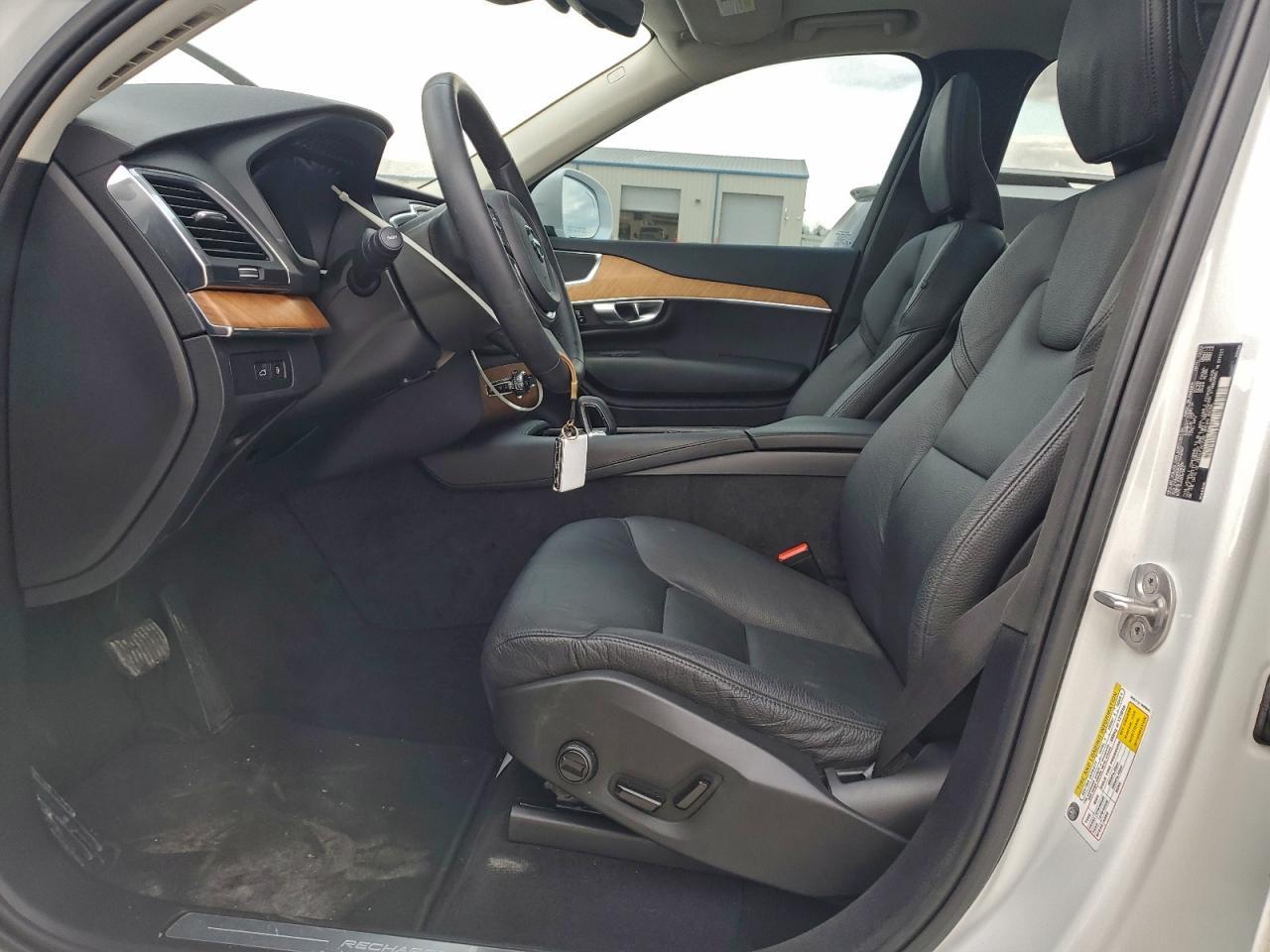 2023 VOLVO XC90
