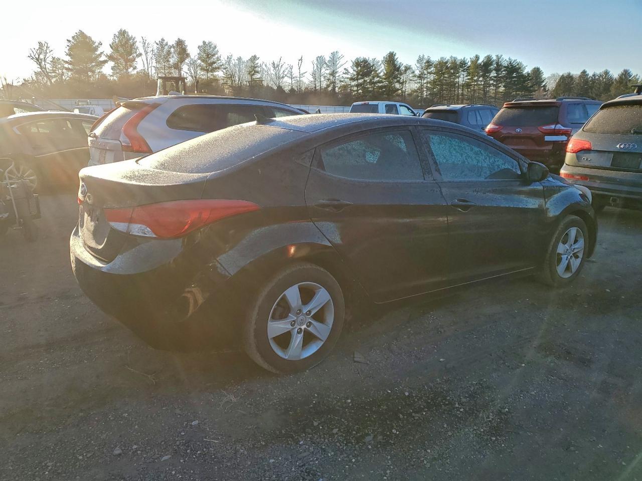 2012 HYUNDAI ELANTRA