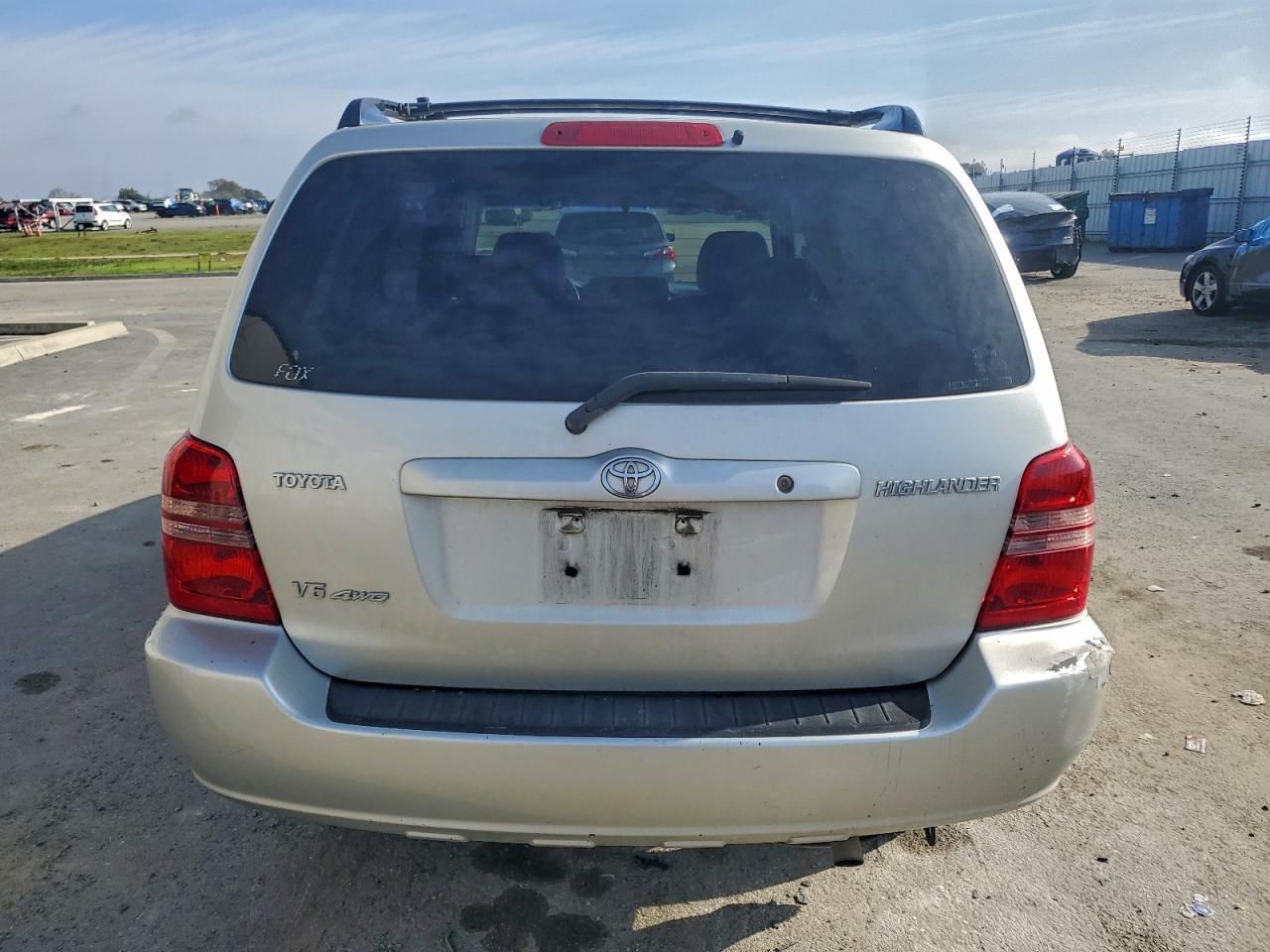 2003 TOYOTA HIGHLANDER