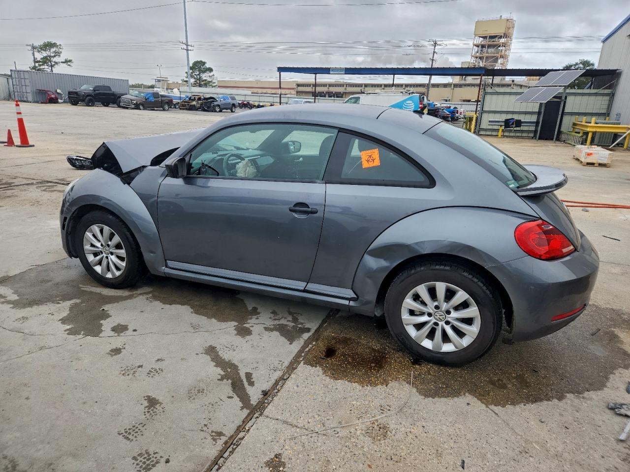 2016 VOLKSWAGEN Beetle