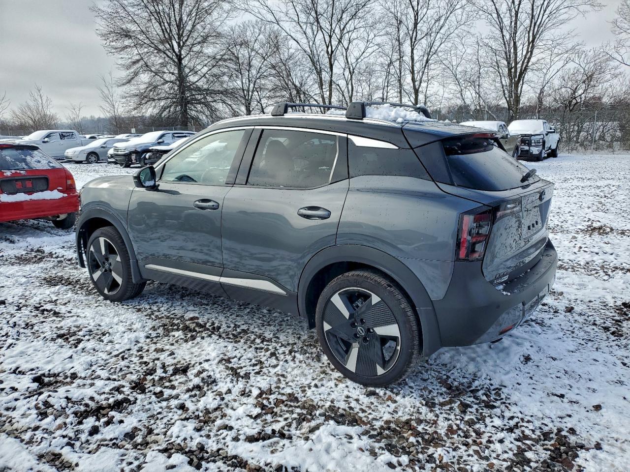 2025 NISSAN KICKS