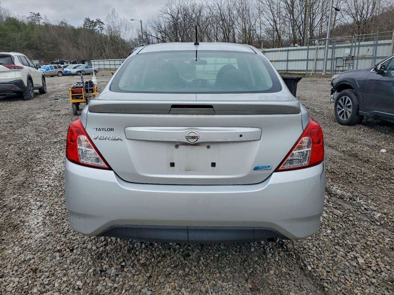 2016 NISSAN VERSA