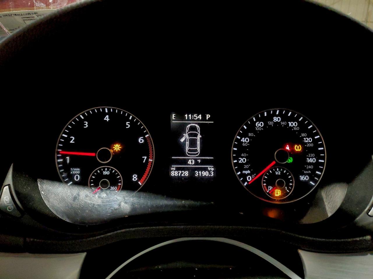 2013 VOLKSWAGEN Passat