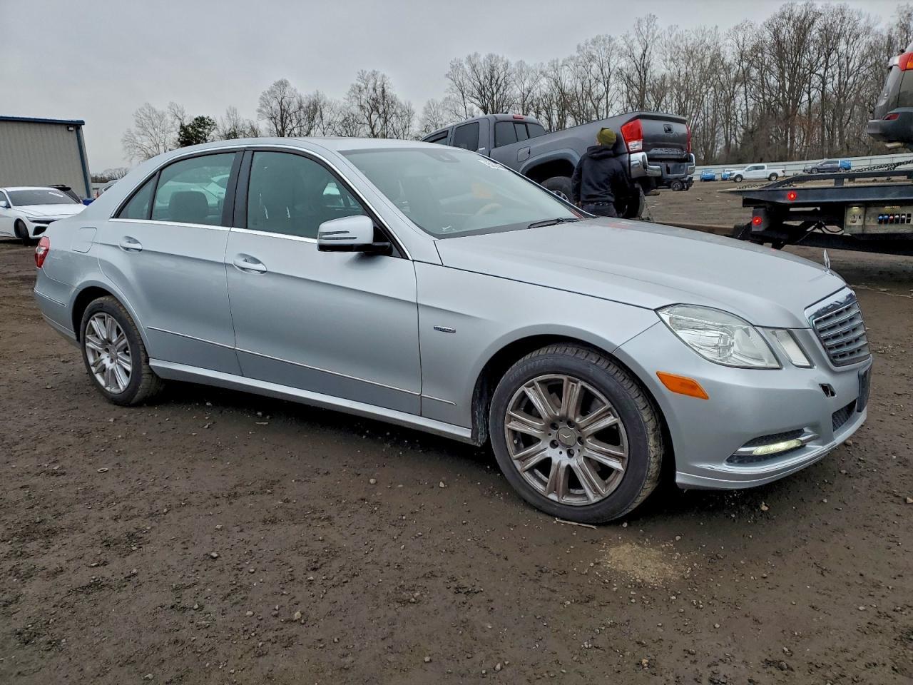 2012 MERCEDES-BENZ E-Class