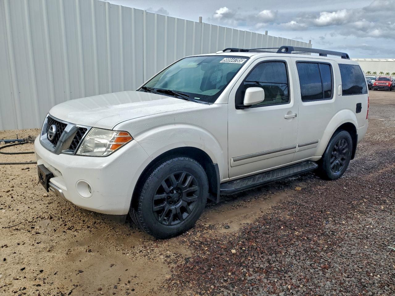 2011 NISSAN PATHFINDER