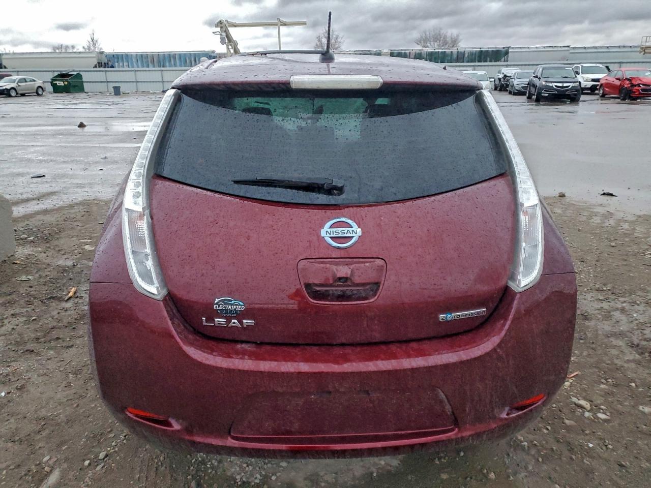 2017 NISSAN LEAF