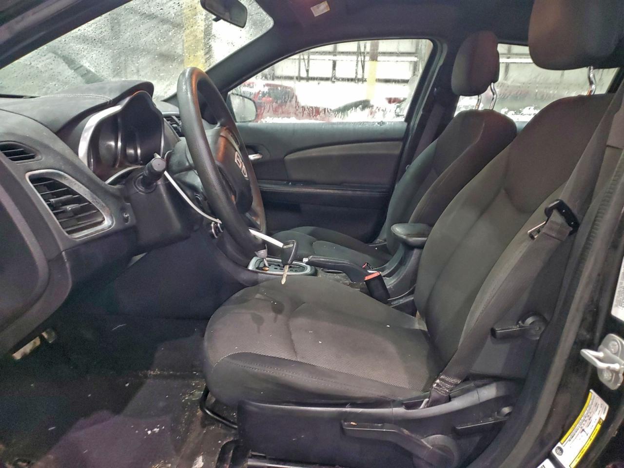 2014 DODGE Avenger