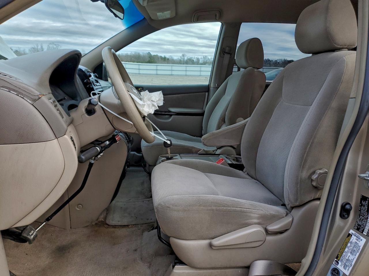 2005 TOYOTA SIENNA
