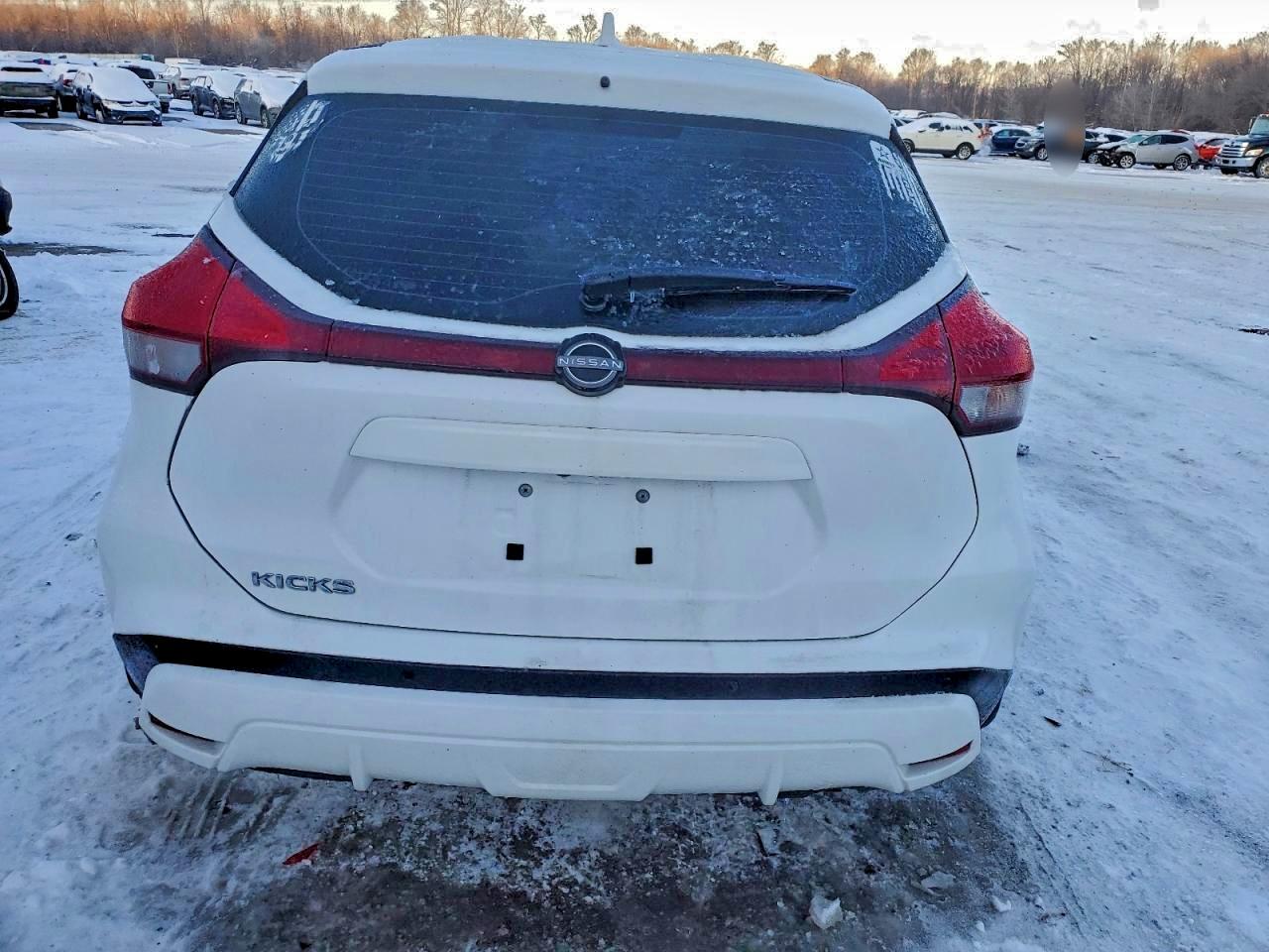 2023 NISSAN KICKS